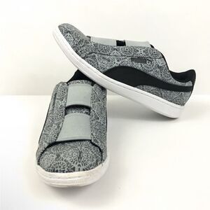 Puma Black/Gray/White Slip-On Women's Tennis Shoes/Sneakers. Size 7.5. EUC!